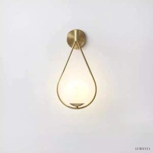 Lampa ścienna z mosiądzu w stylu vintage z opalowym kloszem