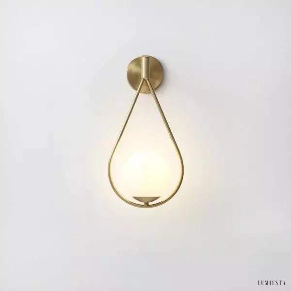 Lampa ścienna z mosiądzu w stylu vintage z opalowym kloszem