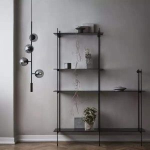 Lampa wisząca Orb w stylu industrialnym z kulistymi kloszami