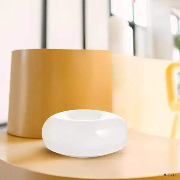 Nowoczesna okrągła lampa stołowa z LED dotykowym w stylu Bauhaus