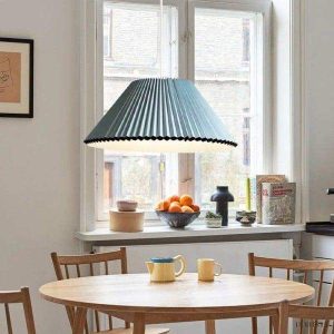 Modern pendant lamp shaped like fractured porcelain