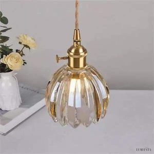 Flower-shaped pendant lamp inspired by Japan