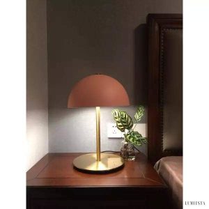 Lampa stołowa Hanna różowa z kopułowym kloszem