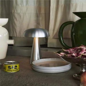 Stylowa przenośna lampa stołowa Como SC53 z kloszem w kształcie grzyba