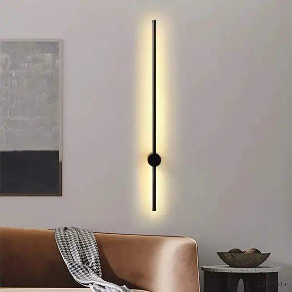 Nowoczesna czarna lampa ścienna LED w minimalistycznym stylu
