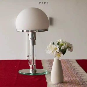 Lampa stołowa Bauhaus Wagenfeld z szklanym kloszem