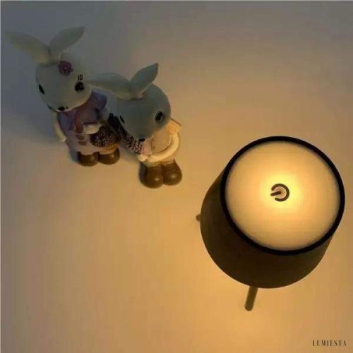 Lampka stołowa z nogami styl minimalistyczny z dimmerem dotykowym