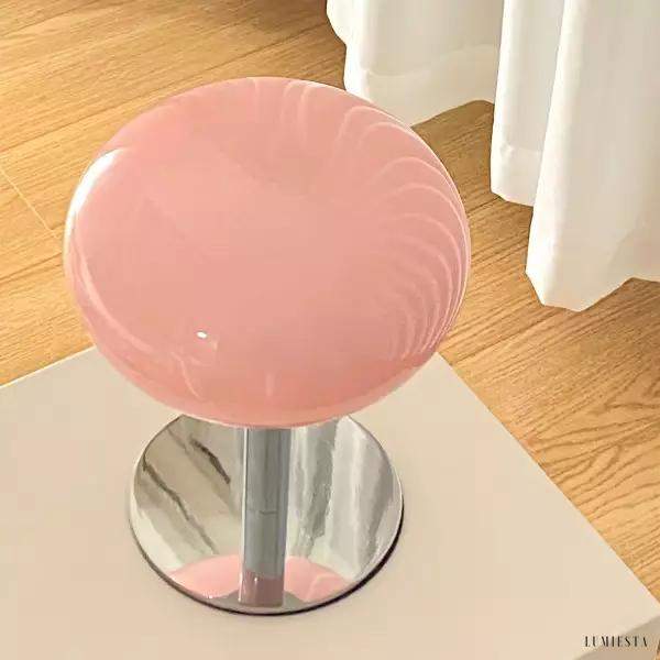 Lampa stołowa Bauhaus szklana biała owalna - widok pod światło