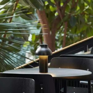 Lampa stołowa wysokiej jakości z dotykowym ściemniaczem