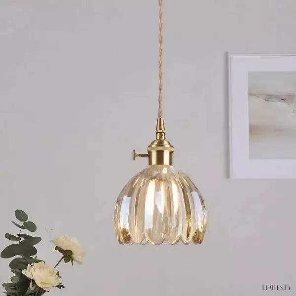 Flower-shaped pendant lamp inspired by Japan