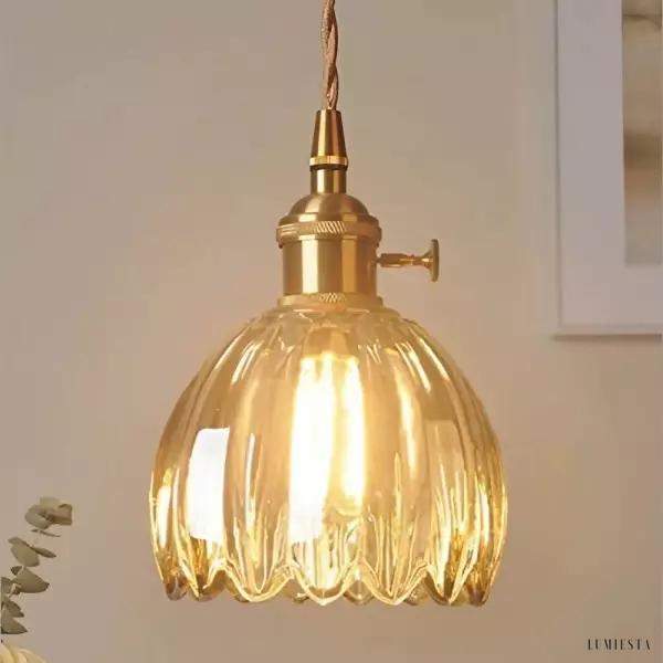 Flower-shaped pendant lamp inspired by Japan