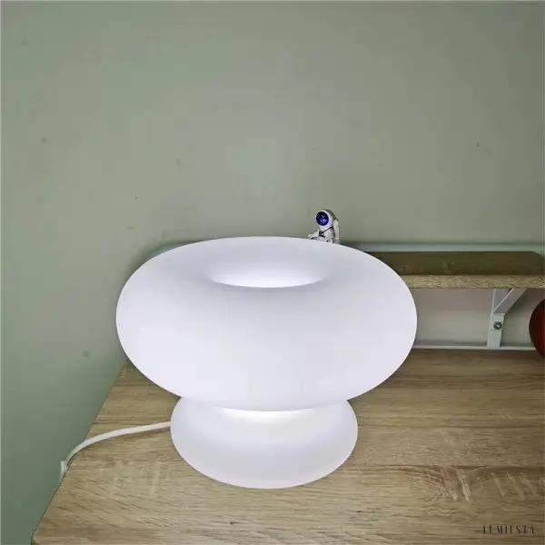 Bauhaus biała lampa stołowa w kształcie grzyba minimalistyczna