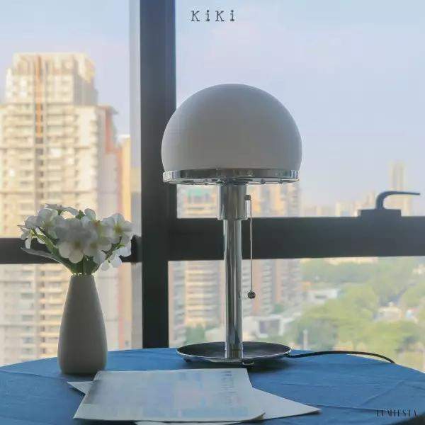 Lampa stołowa Bauhaus Wagenfeld z szklanym kloszem