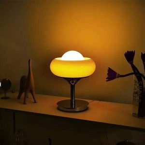 Stylowa lampa stołowa Bauhaus Egg Tart w minimalistycznym wzornictwie