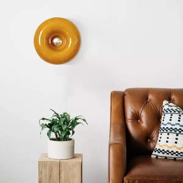 Nowoczesna okrągła lampa stołowa z LED dotykowym w stylu Bauhaus