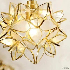 Lampa wisząca ze szkła kwiatowego w stylu dekoracyjnym