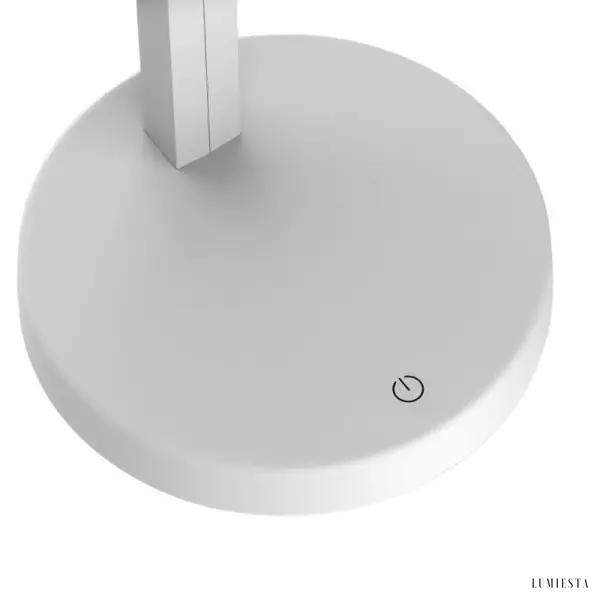 Biała metalowa lampa biurkowa LED z regulowanym ramieniem - detal podstawy