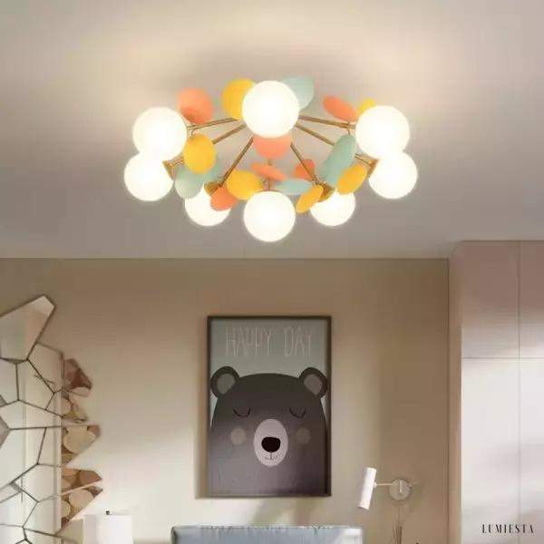 Lampa wisząca w kształcie kulek w pastelowych kolorach