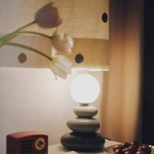 image_19-43.jpg Nowoczesna lampka stołowa inspirowana kamieniami dekoracyjnymi