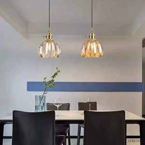 Flower-shaped pendant lamp inspired by Japan