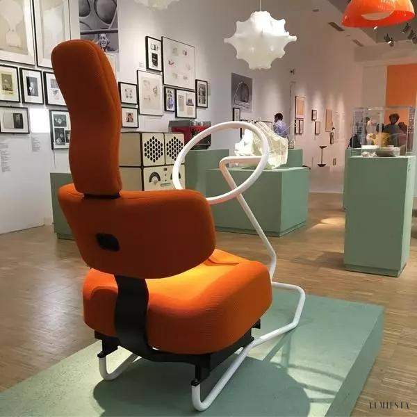 Lampa wisząca w nowoczesnym włoskim stylu