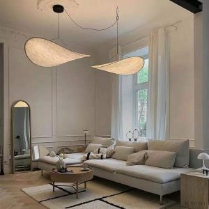 Lampa wisząca Cloudy w kształcie chmury, zaokrąglony profil i gładkie białe wykończenie