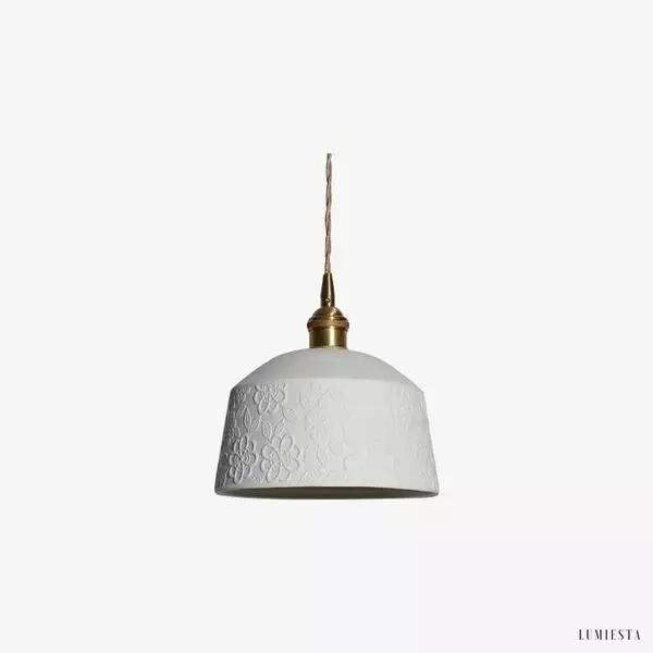 Ceramiczna lampa wisząca z kwiatowym wzorem, widok z boku