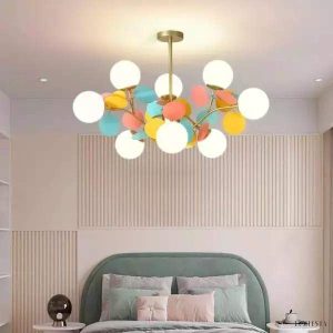 Lampa wisząca w kształcie kulek w pastelowych kolorach