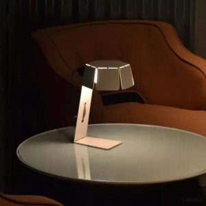 image_2-408.jpg Minimalistyczna lampa biurkowa Object 3 z metalu