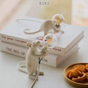 Lampka biurkowa myszka w stylu nowoczesnym z delikatnym światłem