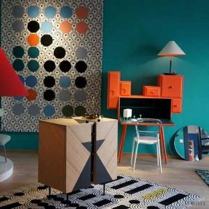 Little Eliah, elegancka lampka biurkowa LED, okrągły kształt i lekka podstawa