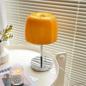 image_2-448.jpg Minimalistyczna lampa stołowa Bauhaus z kolorowym kloszem