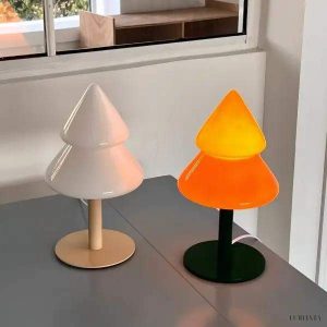 image_2-456.jpg Lampka stołowa w kształcie choinki z kolorowego szkła