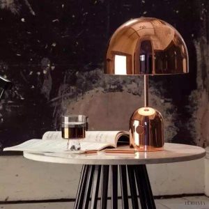 Lampa stołowa w kształcie dzwonu z lustrzanym wykończeniem, pełny widok produktu