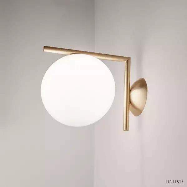 Lampa ścienna IC Lights z okrągłym kloszem w eleganckim stylu