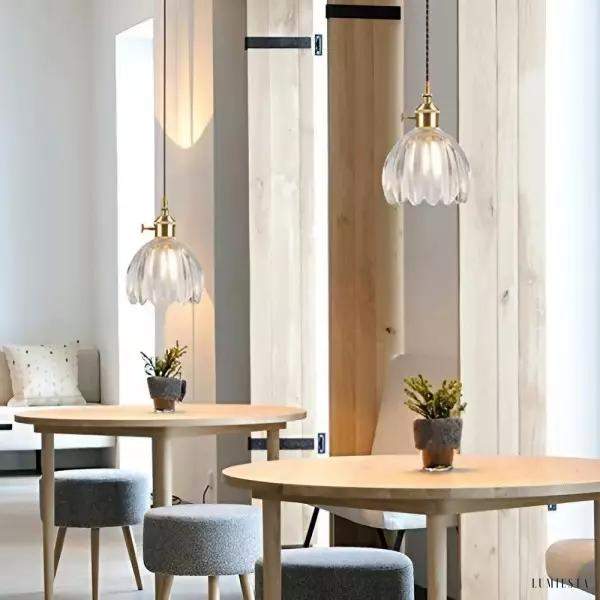 Flower-shaped pendant lamp inspired by Japan