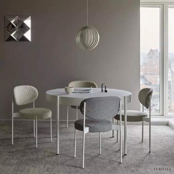 Lampa wisząca Moon Kształt Księżyca, detal białej metalowej oprawy