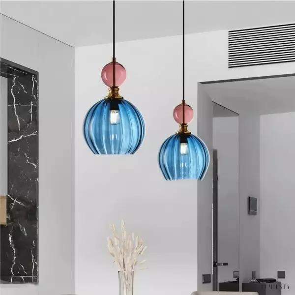 Nowoczesna lampa wisząca w kształcie kuli witrażowej