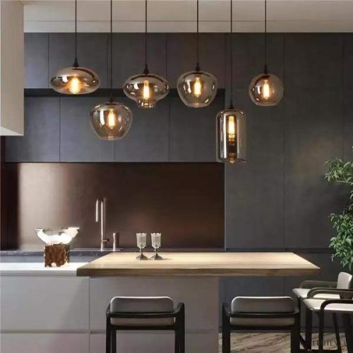 Klasyczna szklana lampa wisząca Lino w eleganckim stylu