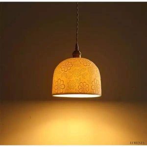 Ceramiczna lampa wisząca biała, widok od spodu