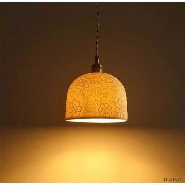 Ceramiczna lampa wisząca biała, widok od spodu