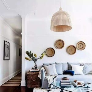 Lampa wisząca rattanowa dzwon naturalna - widok od dołu na ażurowy splot rattanowy