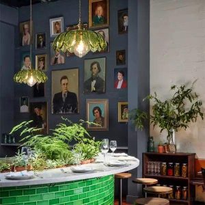 Szklana elegancka lampa wisząca w kształcie płatków