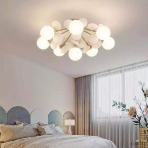 Lampa wisząca w kształcie kulek w pastelowych kolorach