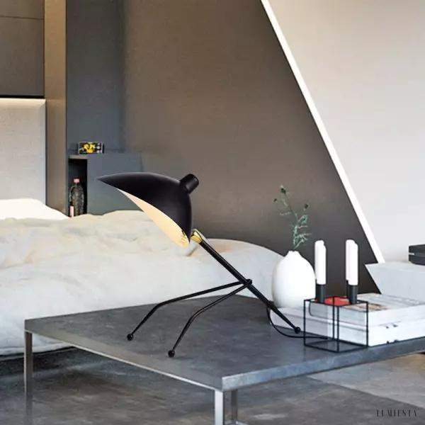 Stylowa metalowa lampa stołowa z trójnogiem czarna