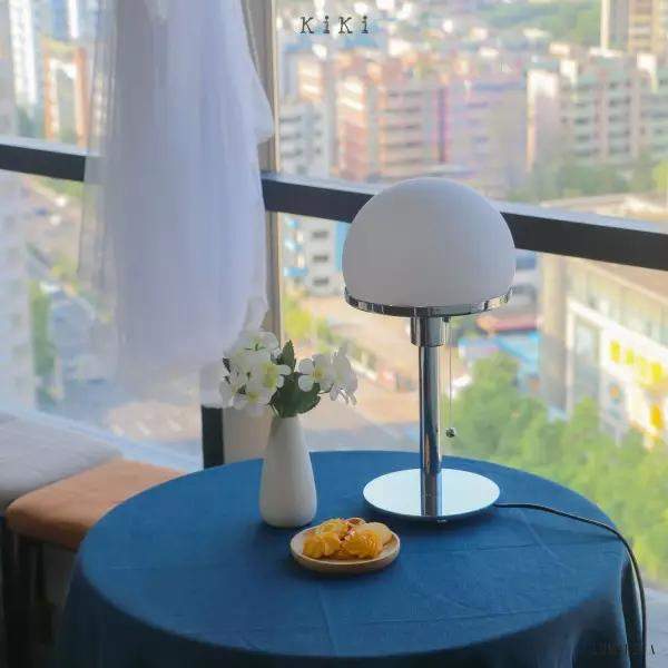 Lampa stołowa Bauhaus Wagenfeld z szklanym kloszem