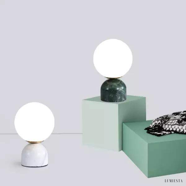 Lampa stołowa z marmurową podstawą i opalowym kloszem