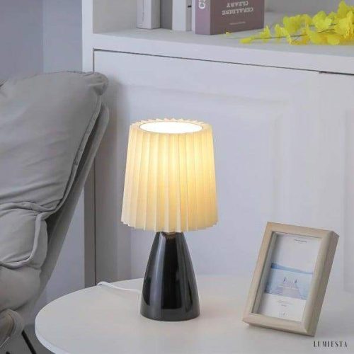 Nowoczesna urocza lampa stołowa plisowana w trzech kolorach