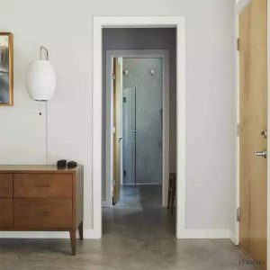 Lampa ścienna Nelson z okrągłym kloszem z jedwabiu