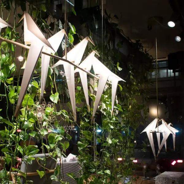 image_3-66.jpg Żyrandol Birdy w stylu rzeźbiarskim z akrylu